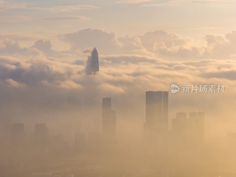 深圳福田CBD大湾区城市天际线上的薄雾