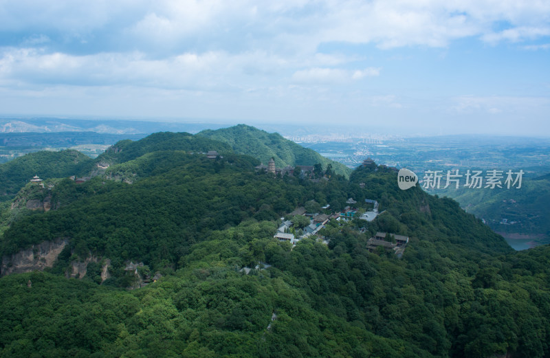 中国甘肃平凉崆峒山古建筑与自然风光