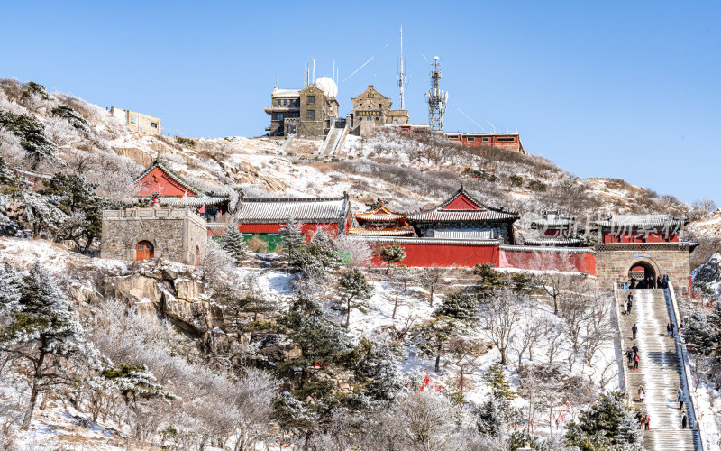 山东泰安泰山风景区雪景自然景观