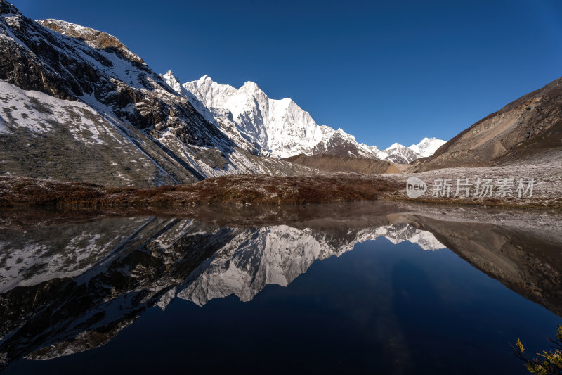 西藏日喀则珠峰东坡嘎玛沟喜马拉雅山脉雪山