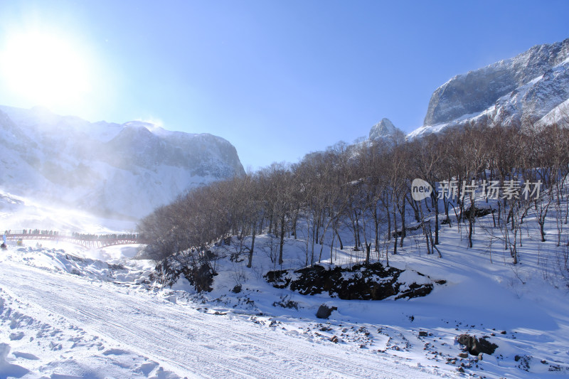 长白山雪地摩托车道