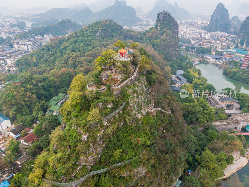 航拍广西桂林漓江叠彩山景区