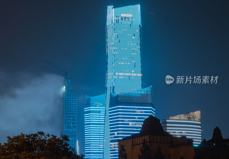 青岛市中心海天中心夜景