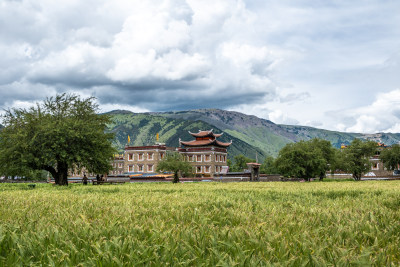 甘孜新都桥甲根坝风景