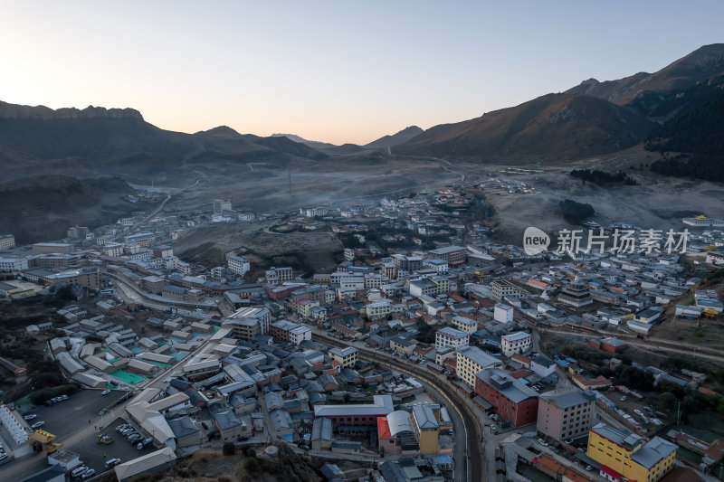 甘肃甘南郎木寺藏地山景全景清晨航拍