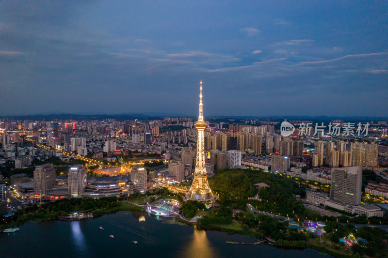 中国湖南省株洲市天元区神农塔夜景航拍