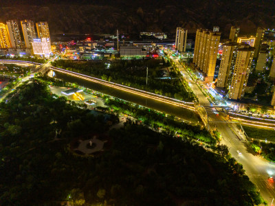 甘肃定西城市夜景交通航拍图