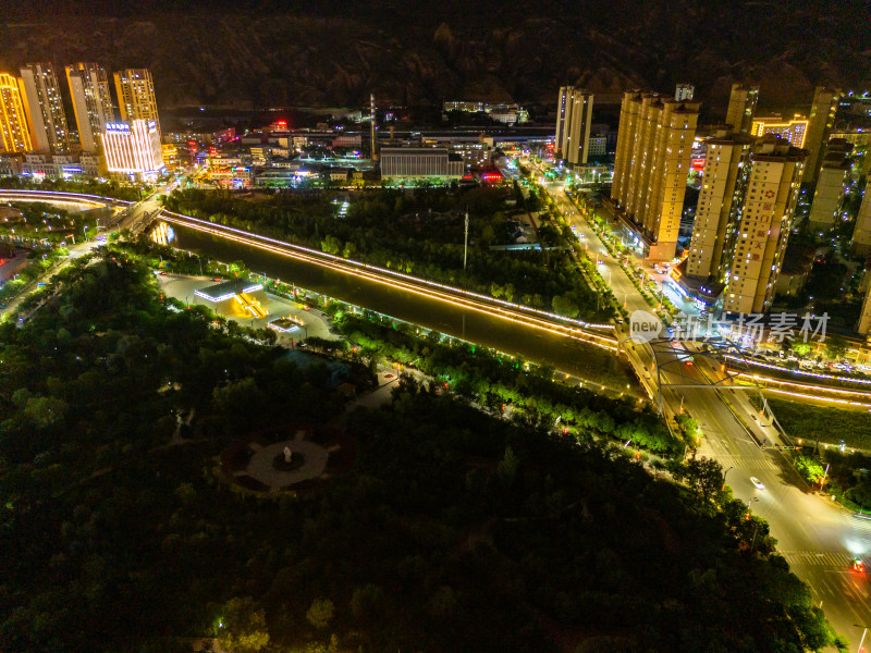 甘肃定西城市夜景交通航拍图