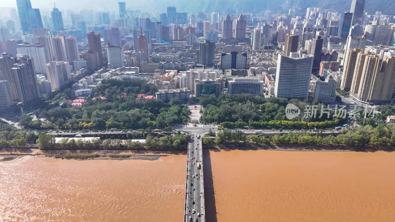 甘肃兰州黄河大桥航拍图