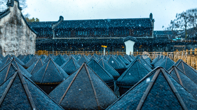 江南水乡古镇雪景