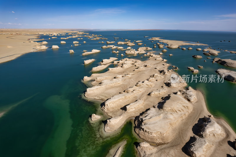 青海海西州乌素特水上雅丹奇异地貌高空航拍