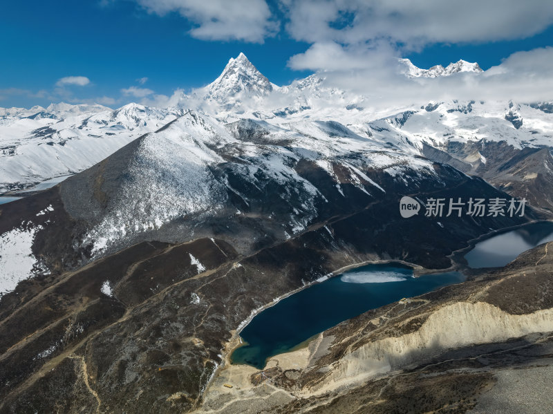 西藏山南洛扎秘境库拉岗日白马林措航拍