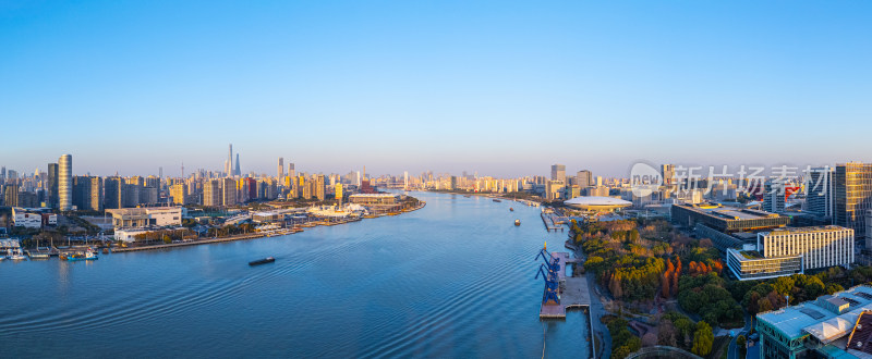 航拍上海黄浦江江畔日落美景