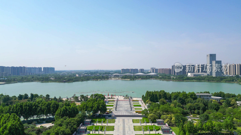 航拍河南商丘市日月湖景区