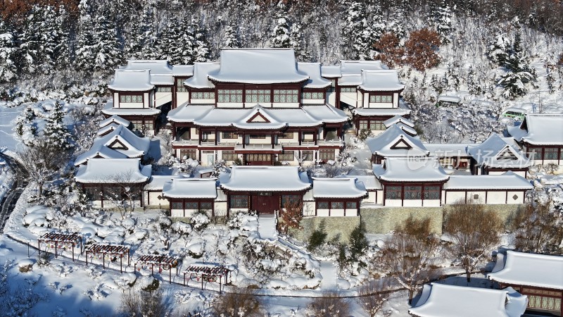 航拍威海市环翠区华夏景区冬季雪景