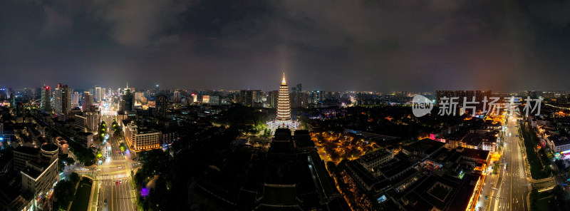 江苏常州天宁禅寺城市夜景航拍全景图