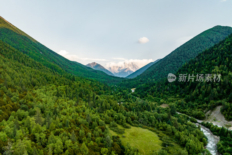 中国四川甘孜雅拉雪山