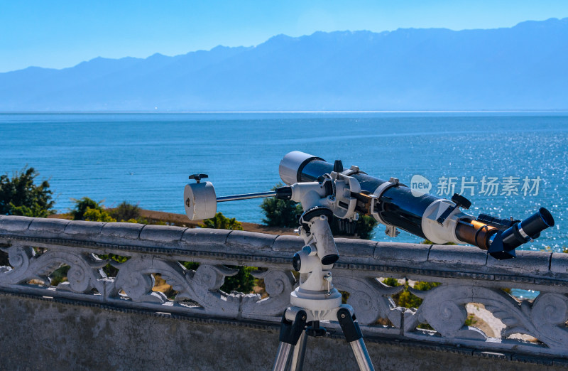云南大理洱海边民宿屋顶天文望远镜