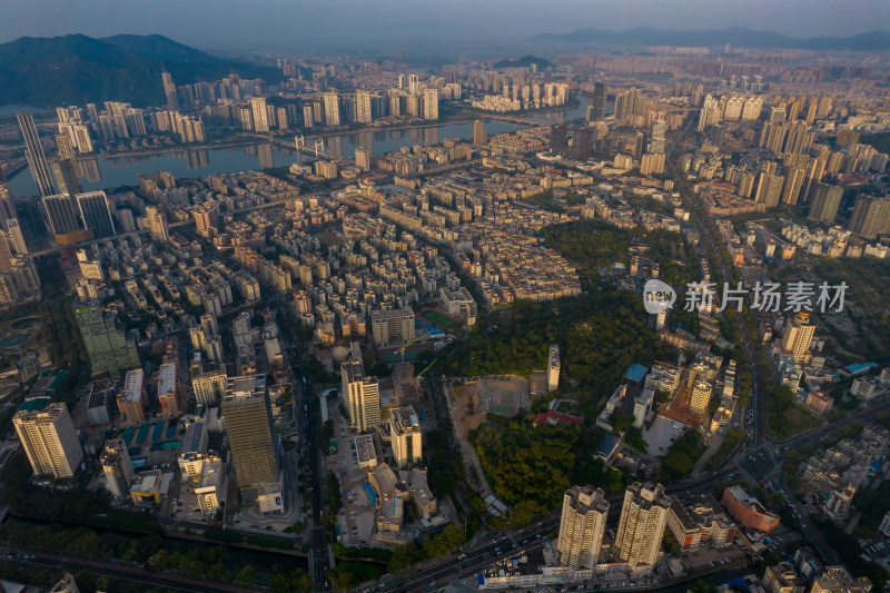 广东珠海城市风光清晨航拍摄影图