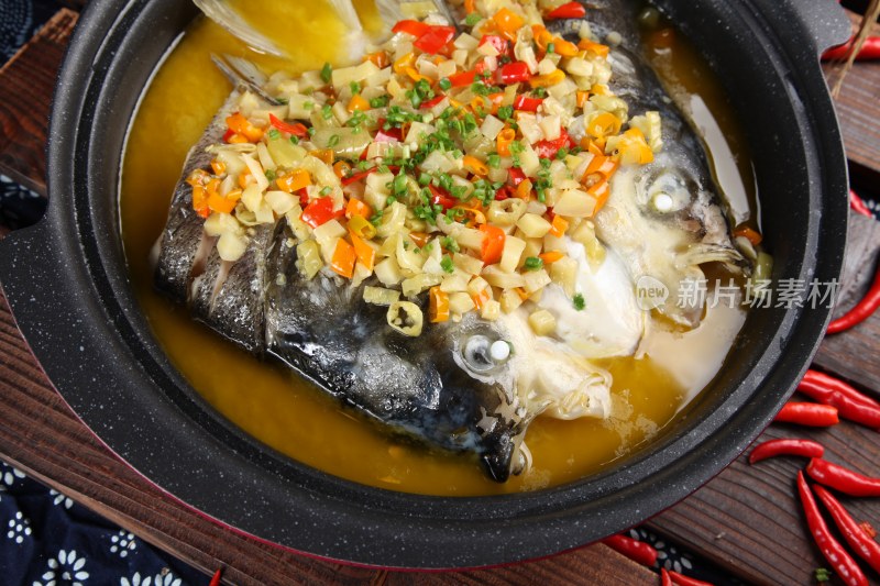 平锅剁椒鱼头