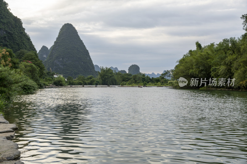 阳朔遇龙河风光