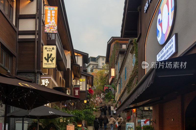 夜色下的福州烟台山漫步街区