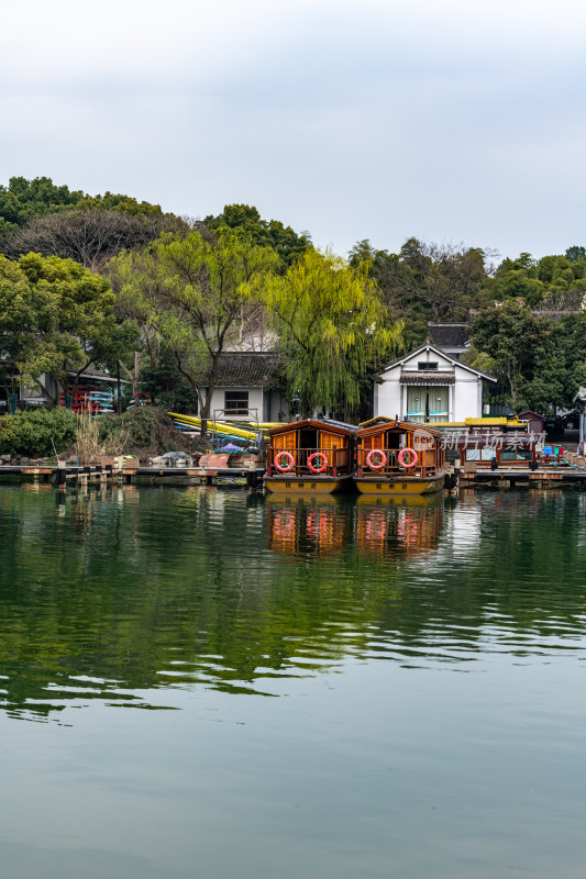 杭州西湖茅家埠黛色参天亭景点景观