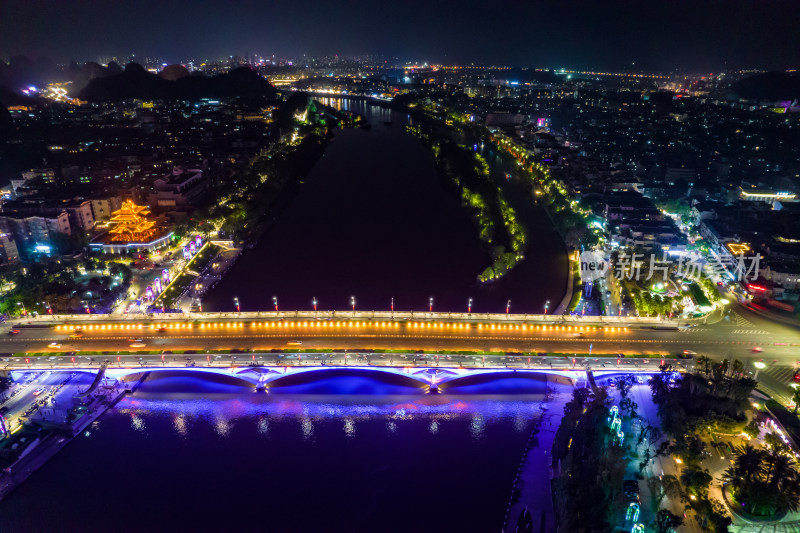 广西桂林解放大桥夜景航拍摄影图