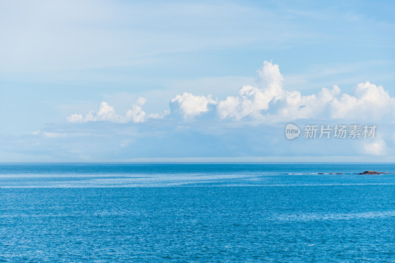 东山岛晴朗天气下的广阔海面