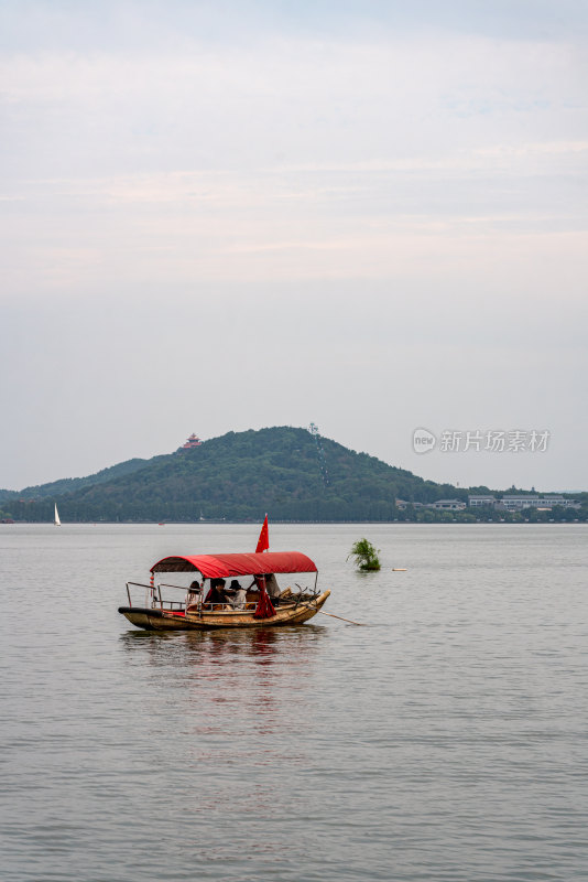 武汉东湖风景区东湖听涛湖泊水域游船