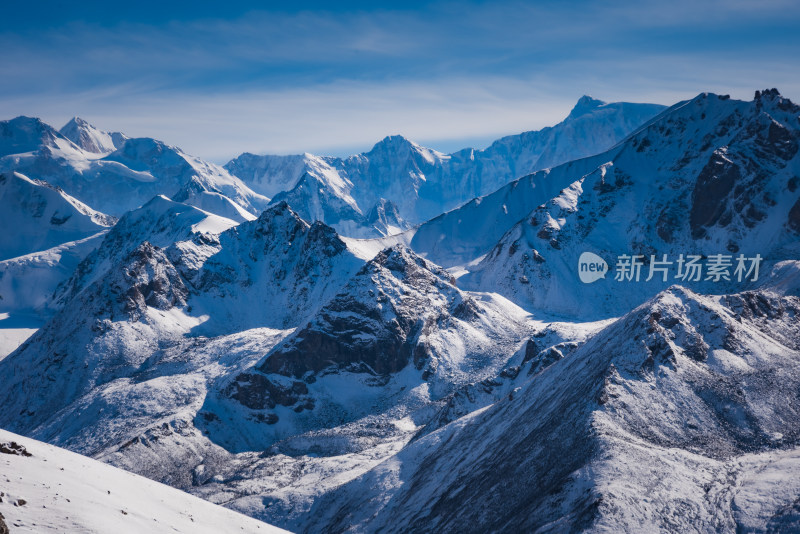 新疆天山山脉雪山山峰山脉