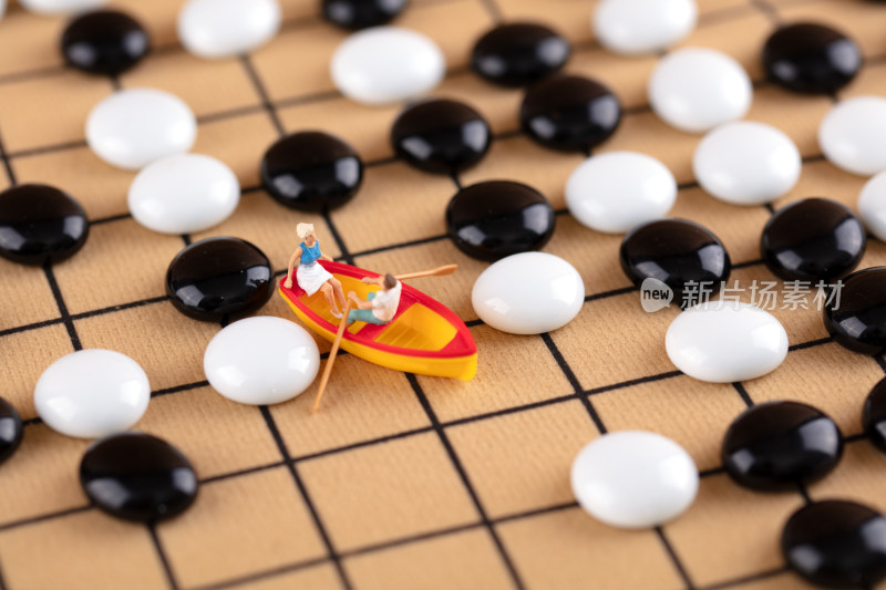 微缩创意棋盘上划船