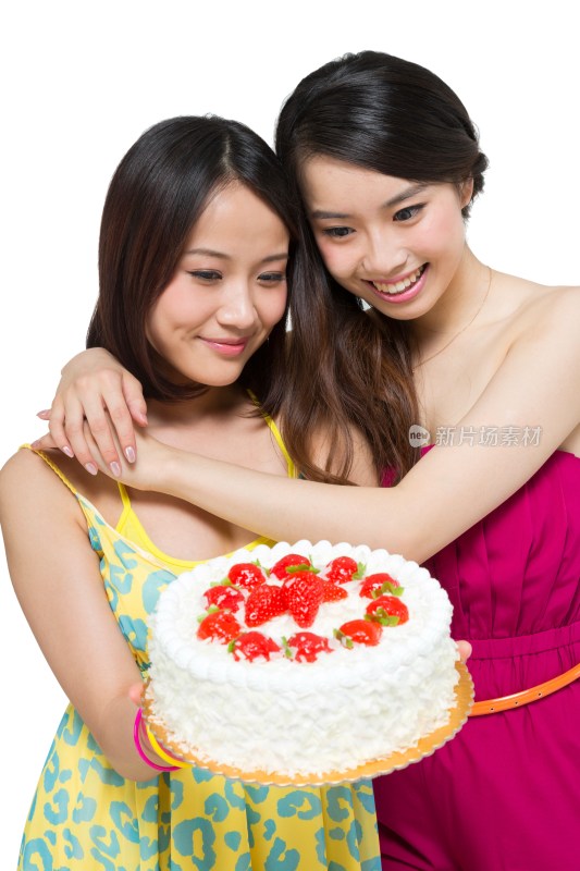 棚拍时尚漂亮女孩闺蜜捧着生日蛋糕