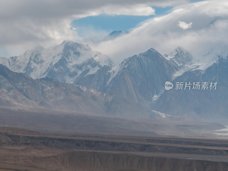 新疆喀什阿克陶塔县白沙湖喀喇昆仑山脉航拍