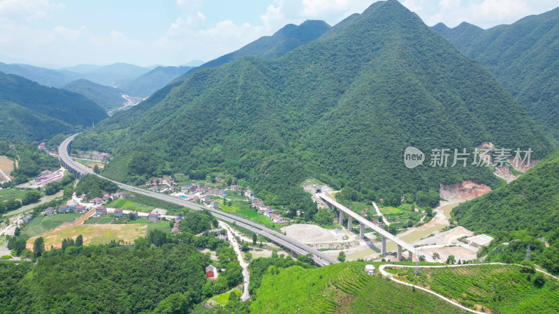 航拍基建狂魔山谷交通高架桥