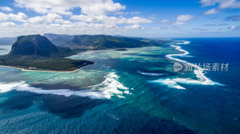 鸟瞰毛里求斯蓝色大海海浪海景背景