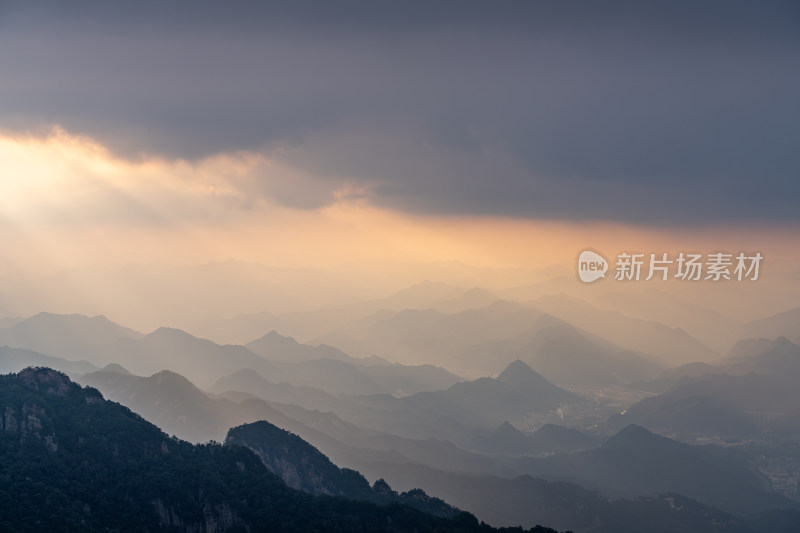 河南洛阳栾川老君山大山山脉特写