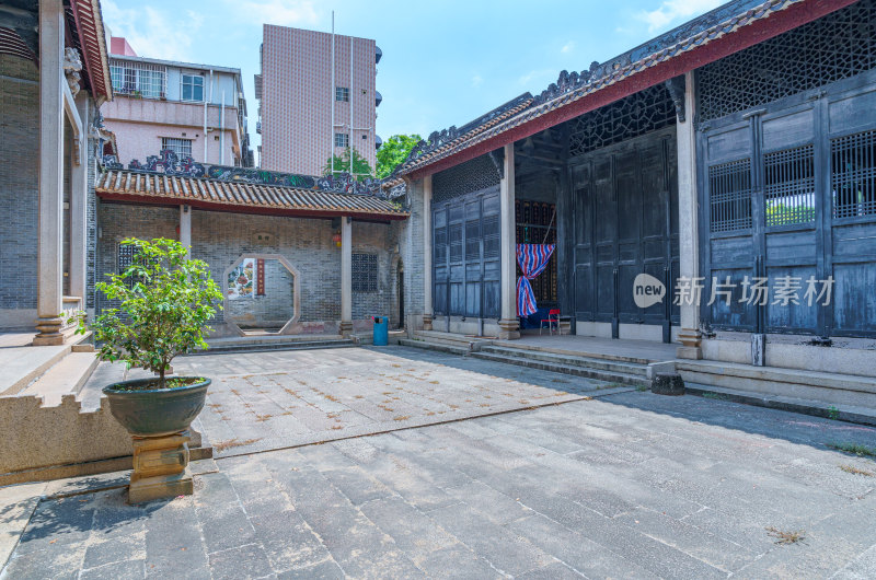广州海珠小洲村简氏宗祠传统中式建筑庭院