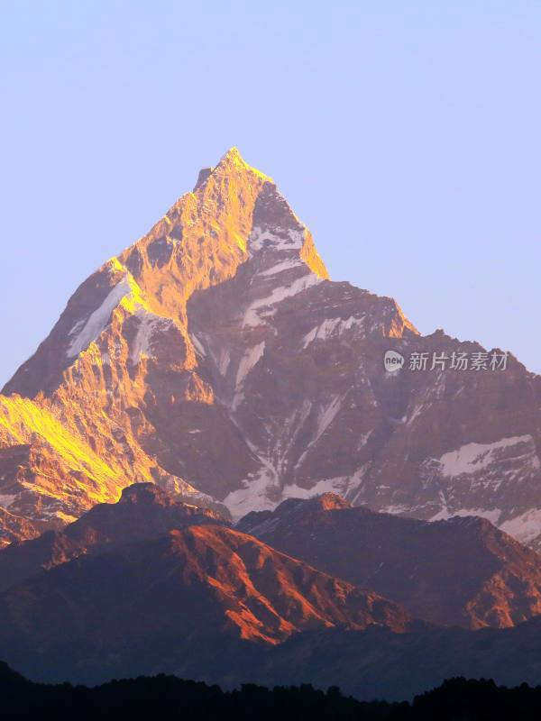 尼泊尔 雪山 日照金山 山峰
