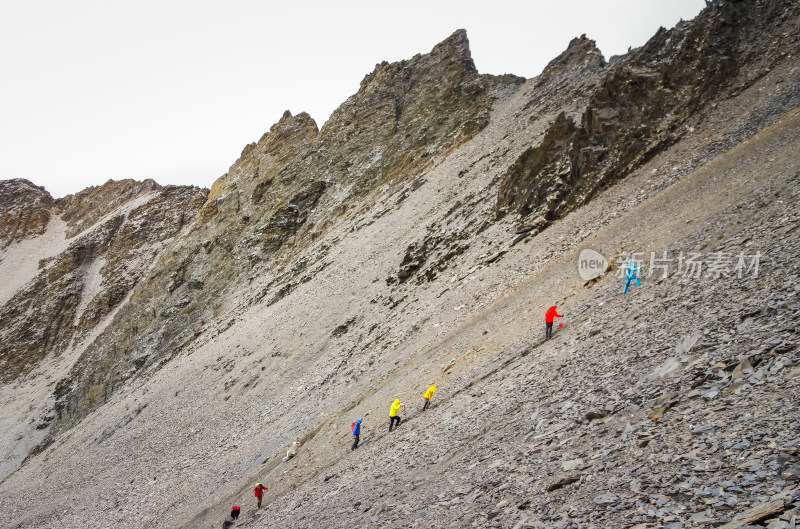 户外徒步爬山自由旅行