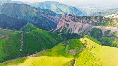 新疆伊昭公路乌孙山悬崖公路航拍