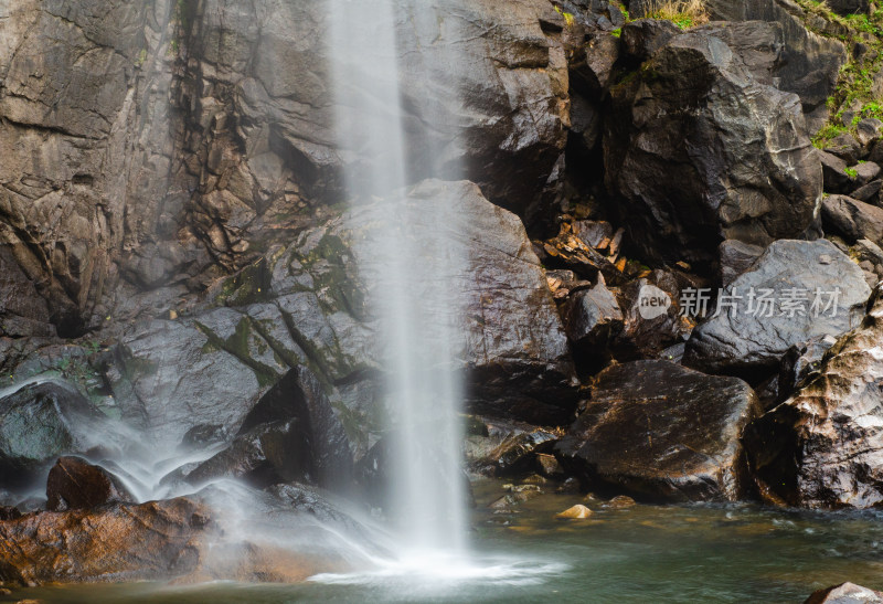 河南洛阳山，山川河流山谷悬崖瀑布岩石溪水