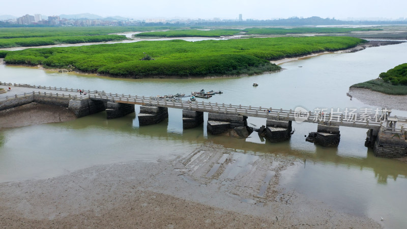 泉州洛阳桥航拍万安桥河流溪流渔船生态湿地