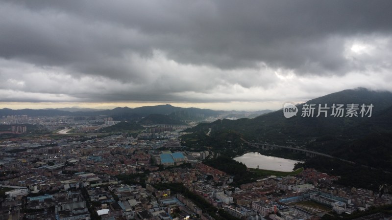 航拍广东省东莞市清溪镇风雨欲来城市风光