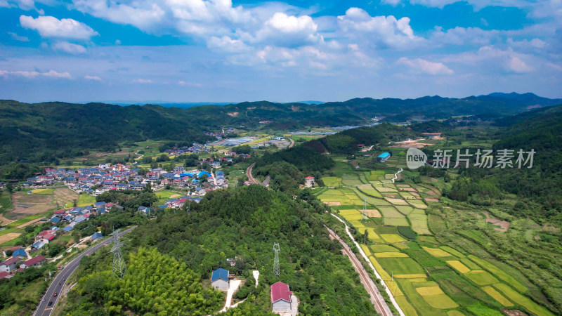 山川丘陵农田农业种植美丽乡村航拍图