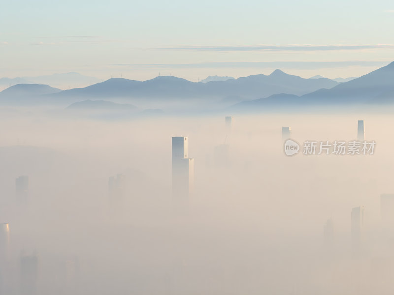 深圳福田CBD大湾区城市天际线上的薄雾