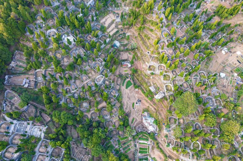 清明节墓地陵园航拍图