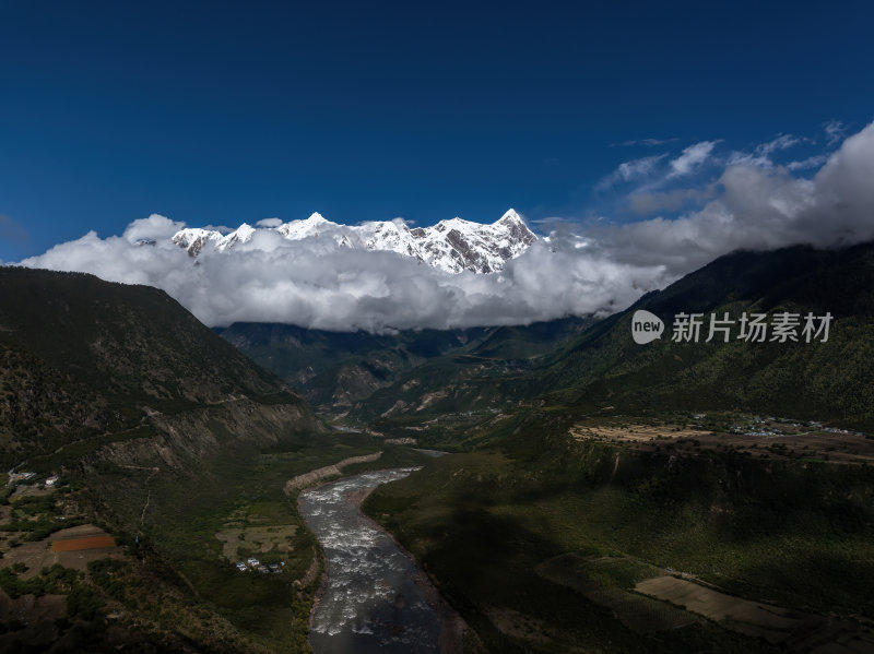 西藏林芝索松村南迦巴瓦峰雪山航拍