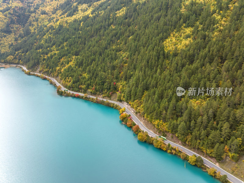 四川阿坝州九寨沟秋色网红瑶池高空航拍