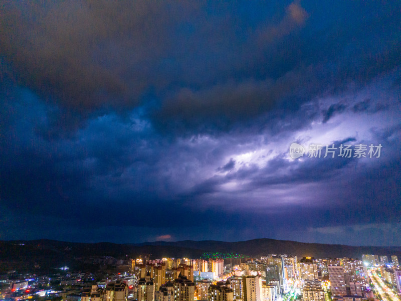 甘肃定西城市夜景航拍图